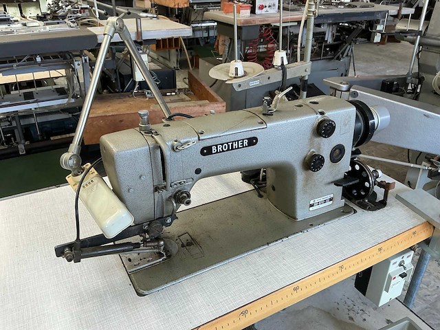 Brother db2-b792-503 boven- + ondertransport naaimachine - afbeelding 2 van  5