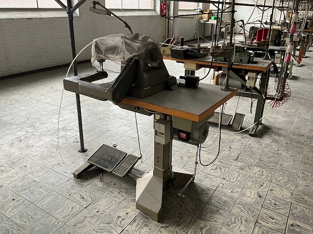 Brother dt6 b925 armafwaards=kapnaad machine - afbeelding 1 van  8