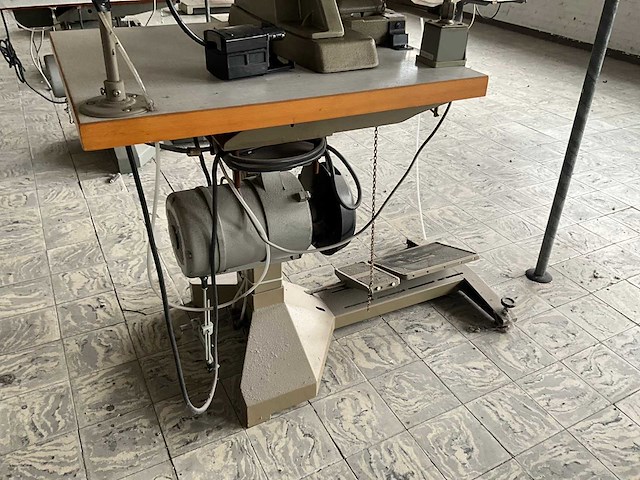Brother dt6 b925 armafwaards=kapnaad machine - afbeelding 8 van  8