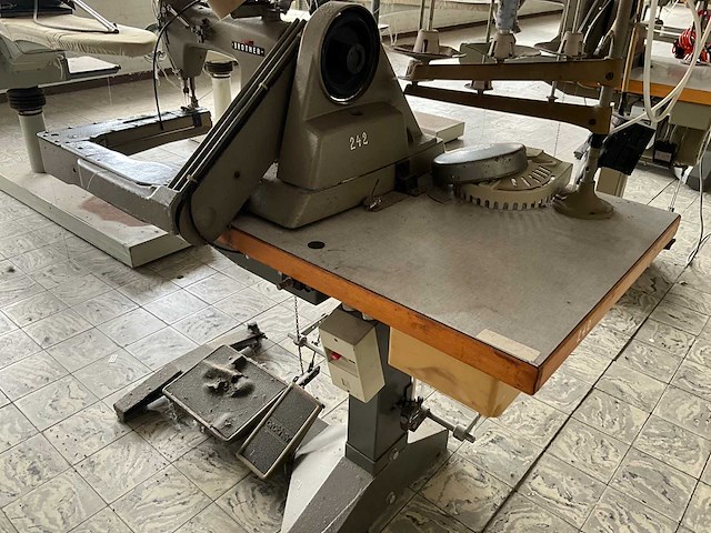 Brother dt6 b925 armafwaards=kapnaad machine - afbeelding 7 van  11