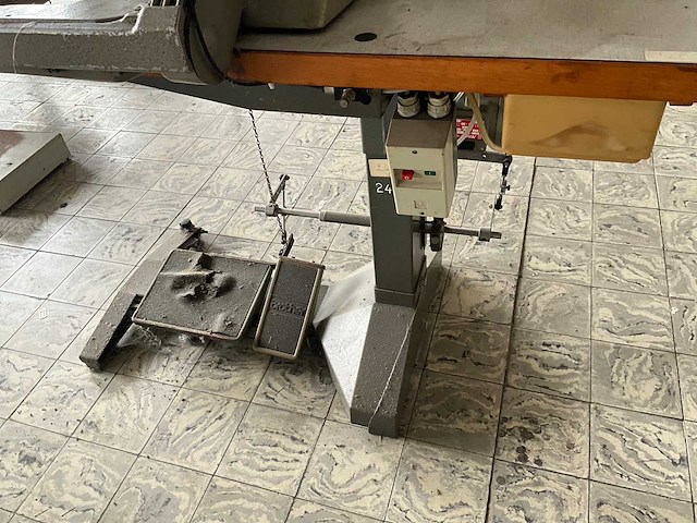 Brother dt6 b925 armafwaards=kapnaad machine - afbeelding 9 van  11