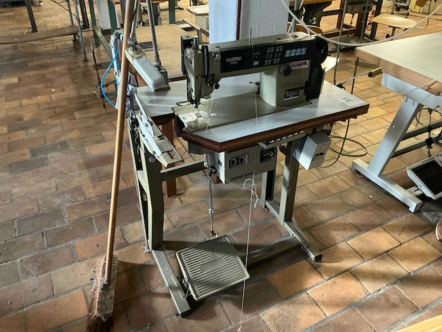 Brother exedra e-40 snelnaaier - afbeelding 2 van  8