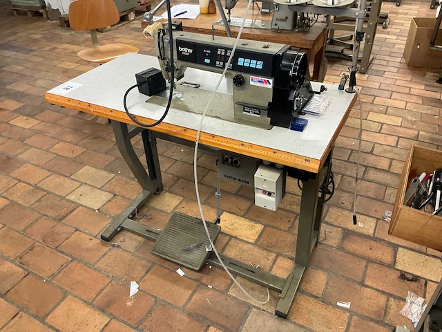 Brother exedra e-40 snelnaaier - afbeelding 1 van  5