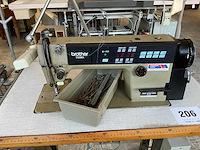 Brother exendra db2-b737-913 snelnaaier naaimachine - afbeelding 2 van  4