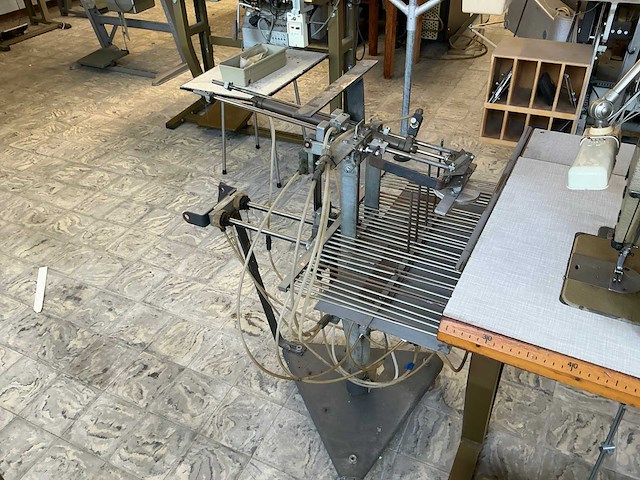 Brother exendra db2-b737-913 snelnaaier naaimachine - afbeelding 4 van  4