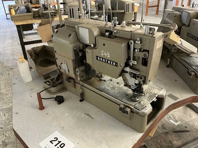 Brother lh4-b814 knoopsgaten machine tweeling - afbeelding 2 van  4