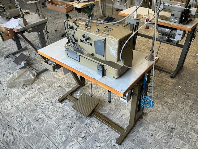 Brother lh4-b815-a25 knoopsgatmachine - afbeelding 5 van  5