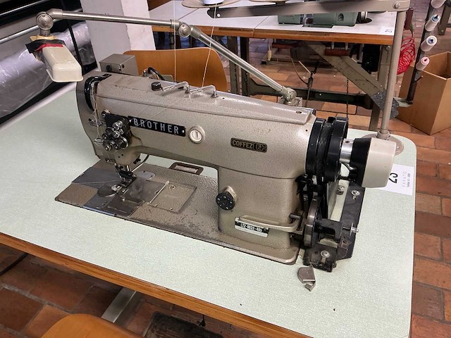 Brother lt2-b832-405 2 naalds naaimachine - afbeelding 1 van  4
