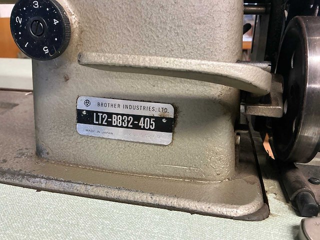 Brother lt2-b832-405 2 naalds naaimachine - afbeelding 4 van  4