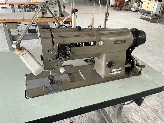 Brother lt2 b832 503 2-naalds naaimachine - afbeelding 2 van  5