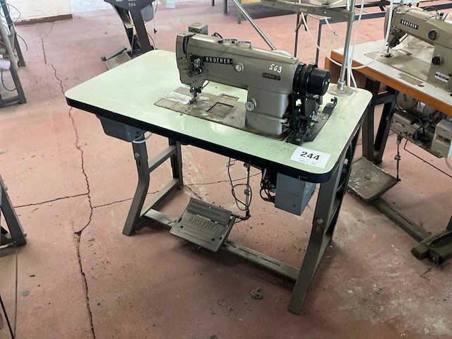Brother lt2-b832-503 2 naalds naaimachine - afbeelding 1 van  7