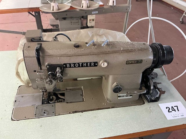 Brother lt2-b832-503 2 naalds naaimachine - afbeelding 5 van  9