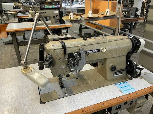 Brother lt2-b835-705a 2 naalds naaimachine - afbeelding 2 van  4