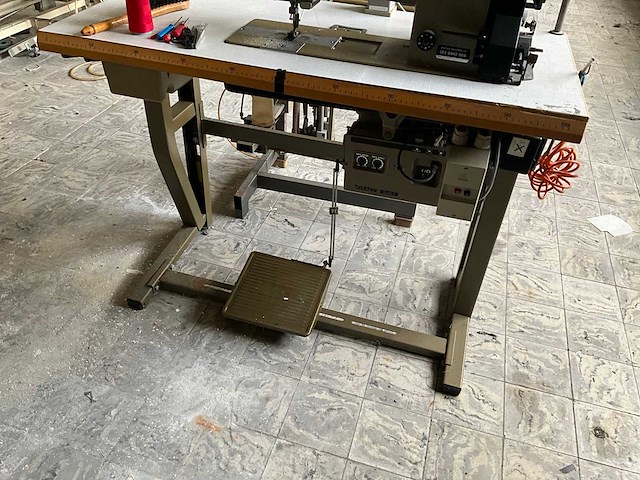 Brother lt2 b842 905 2-naalds naaimachine met langstukstapelaar beisler - afbeelding 4 van  9