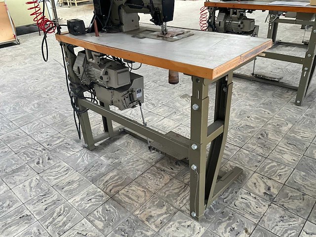 Brother lt2 b842 905 2-naalds naaimachine - afbeelding 8 van  9