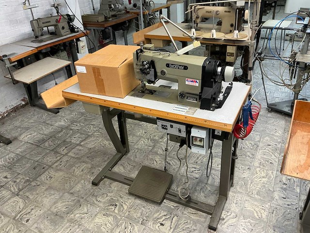 Brother lt2-b845-903 naaimachine - afbeelding 1 van  3