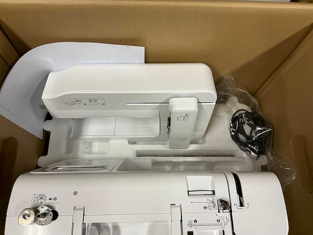 Brother m240ed borduurmachine - afbeelding 4 van  6