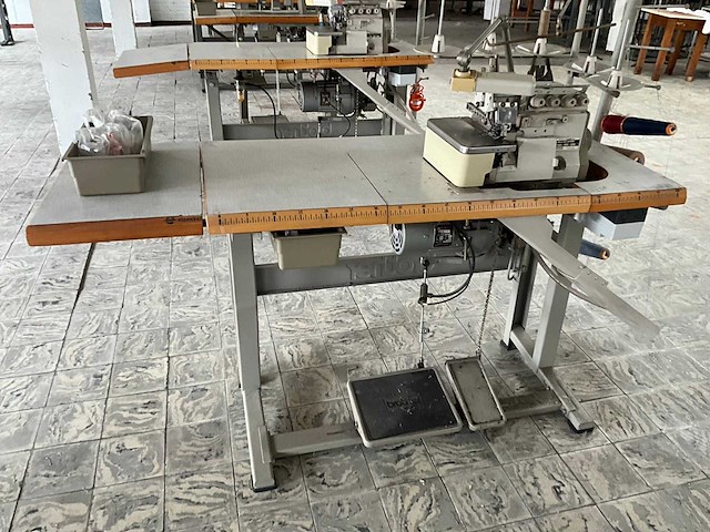 Brother ma4 v61 64-5 safetystitch machine - afbeelding 2 van  9