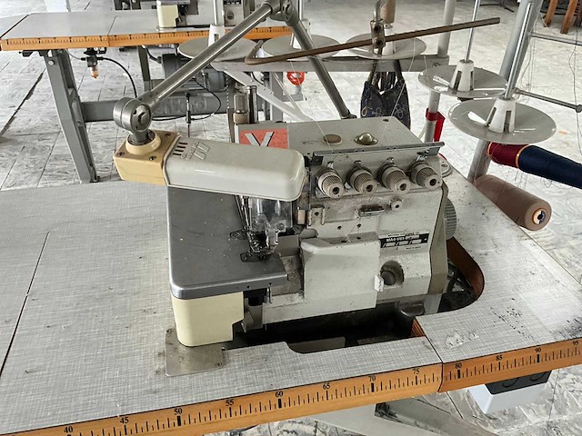 Brother ma4 v61 64-5 safetystitch machine - afbeelding 3 van  9