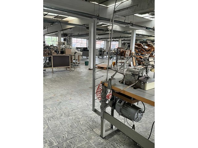 Brother ma4 vg1 g4-5 as safetystitch machine - afbeelding 10 van  10