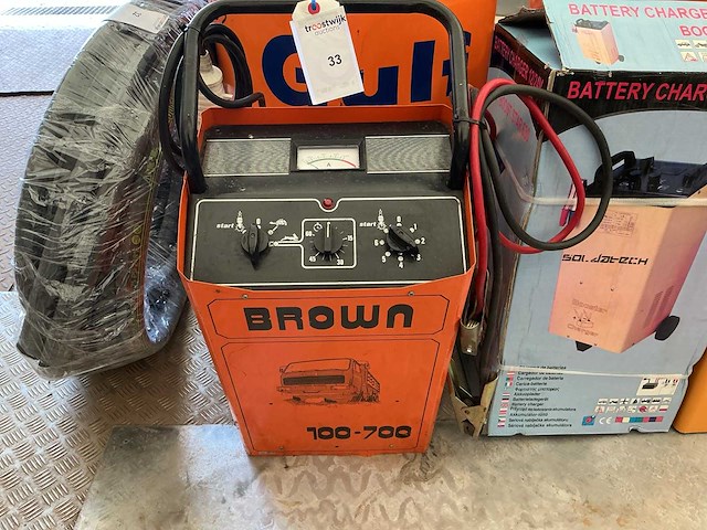 Brown 100-700 acculader+booster 12+24v - afbeelding 1 van  3
