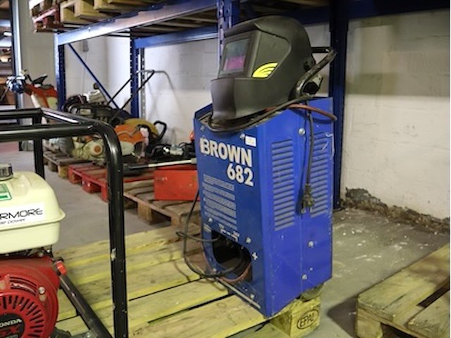 Brown batterijoplader - afbeelding 1 van  5