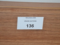 Bruin houten slaapkamer bestaande uit tweepersoonsbed afm. 225x215 met lattenbodem, kleerkast 2 schuifdeuren met spiegel afm. 225x65x240, bruin houten dekenkist, zitzak geel - afbeelding 13 van  15