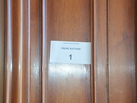 Bruin houten vitrinekast 6 deuren, 4 laden, 5 glazen deuren, afm. 300x235x55 - afbeelding 5 van  10