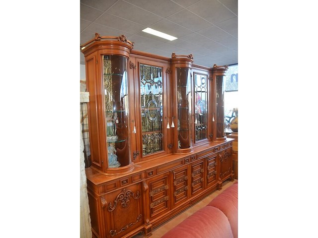 Bruin houten vitrinekast 6 deuren, 4 laden, 5 glazen deuren, afm. 300x235x55 - afbeelding 7 van  10