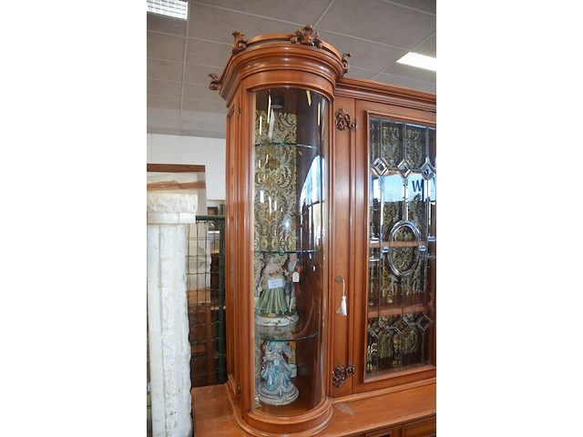 Bruin houten vitrinekast 6 deuren, 4 laden, 5 glazen deuren, afm. 300x235x55 - afbeelding 10 van  10