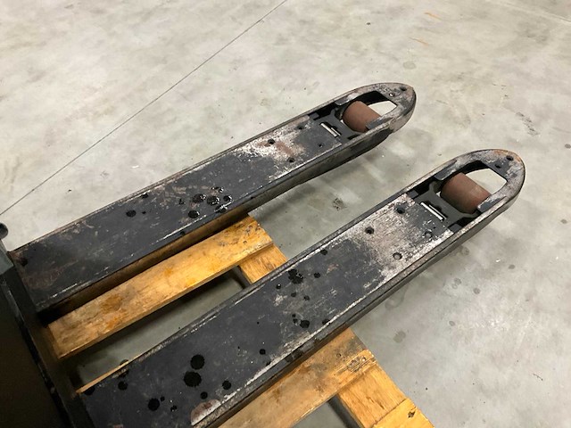 Bt elektrische palletwagen - afbeelding 7 van  9