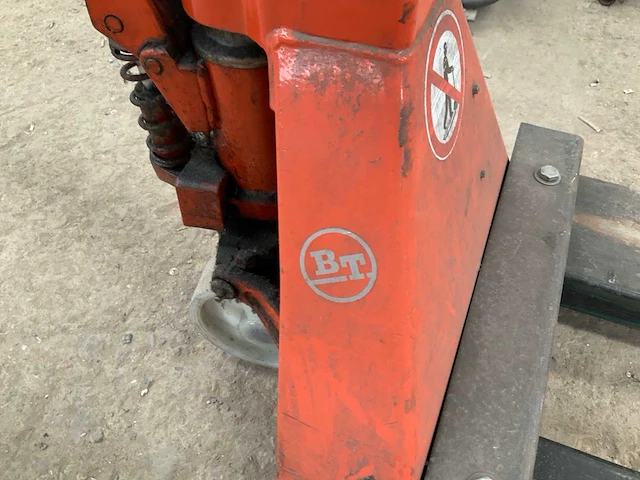 Bt hand hydraulische palletwagen met weegfunctie - afbeelding 3 van  4