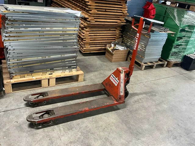 Bt hand hydraulische palletwagen - afbeelding 1 van  5