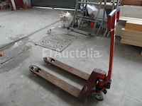 Bt handmatige palletwagen wordt gereviseerd - afbeelding 4 van  4