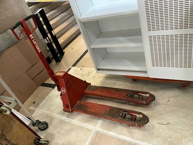 Bt l 2000 hand hydraulische palletwagen - afbeelding 1 van  3