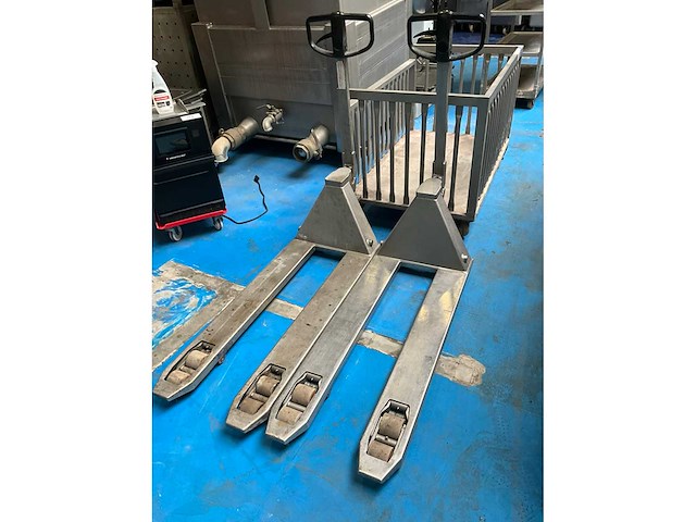 Bt lifter hand hydraulische palletwagen (2x) - afbeelding 2 van  5
