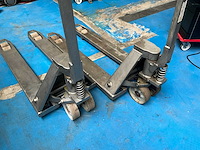 Bt lifter hand hydraulische palletwagen (2x) - afbeelding 3 van  5
