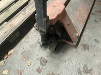 Bt lifter hand hydraulische palletwagen - afbeelding 4 van  5