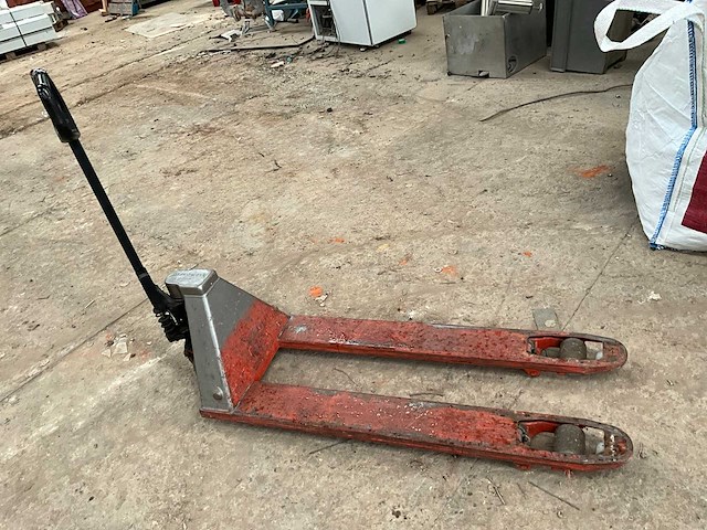 Bt lifter hand hydraulische palletwagen - afbeelding 1 van  3