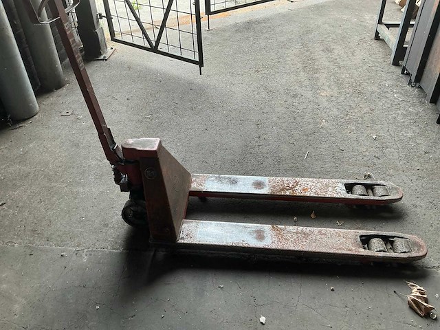 Bt lifter hand hydraulische palletwagen - afbeelding 1 van  3