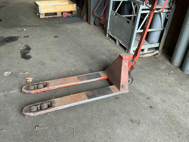 Bt lifter hand hydraulische palletwagen - afbeelding 2 van  3