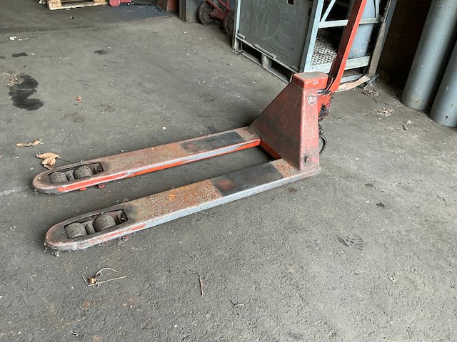 Bt lifter hand hydraulische palletwagen - afbeelding 3 van  3