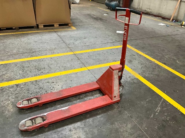 Bt lifter l 2000/11 transpallet - afbeelding 2 van  6