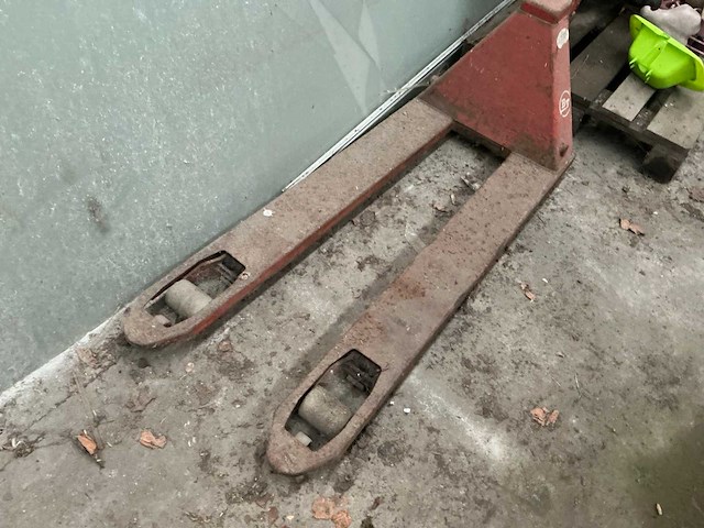 Bt lifters hand hydraulische palletwagen - afbeelding 2 van  4