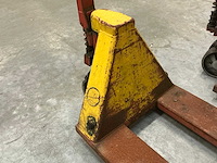 Bt lifters hand hydraulische palletwagen - afbeelding 3 van  4
