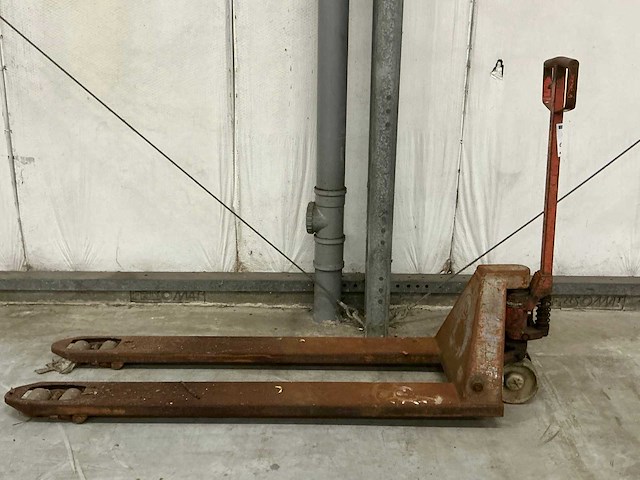 Bt lifters hand hydraulische palletwagen - afbeelding 1 van  4