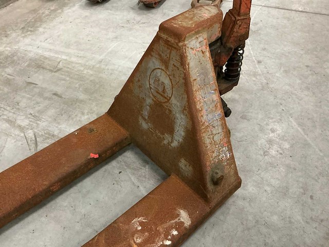 Bt lifters hand hydraulische palletwagen - afbeelding 3 van  4