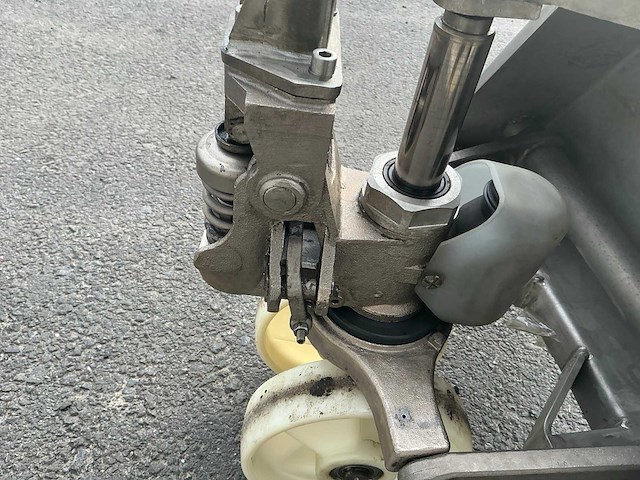 Bt rvs 2000 hand hydraulische palletwagen - afbeelding 9 van  34