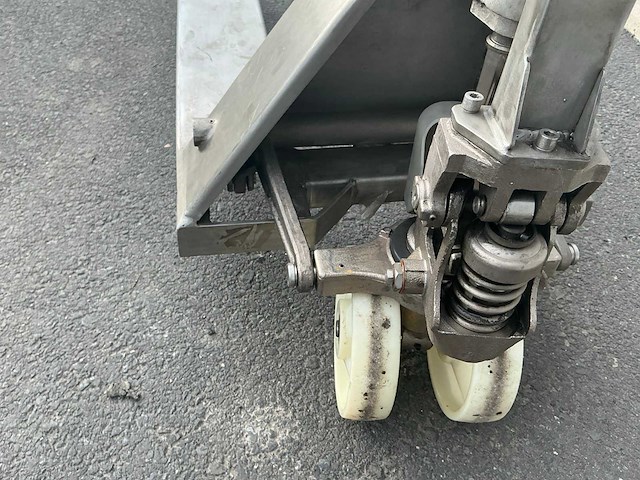 Bt rvs 2000 hand hydraulische palletwagen - afbeelding 13 van  34