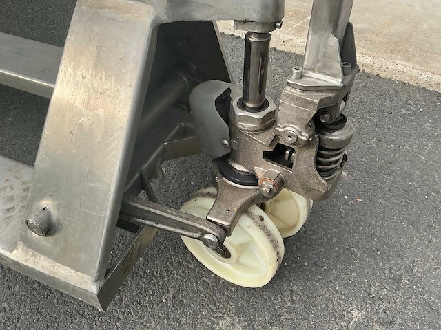 Bt rvs 2000 hand hydraulische palletwagen - afbeelding 15 van  34